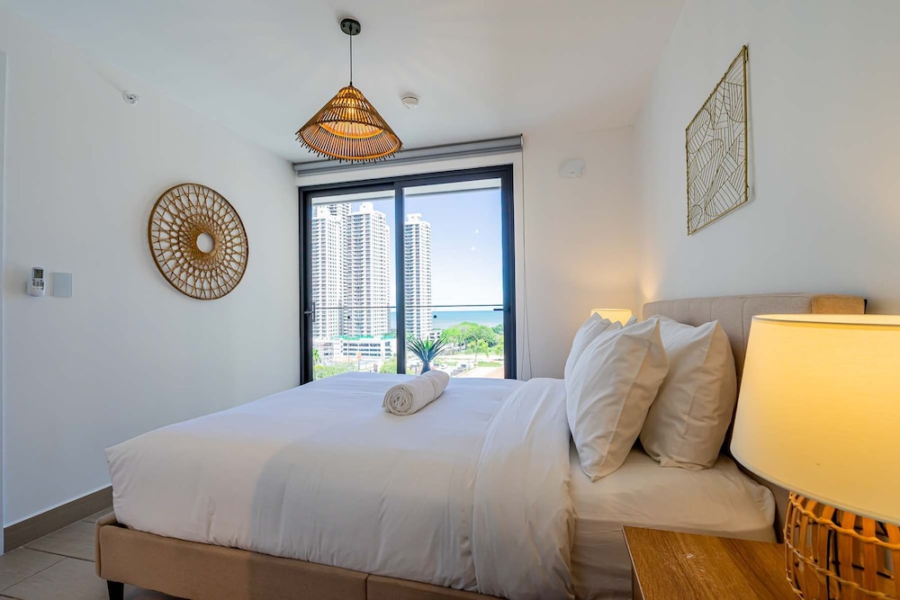 w Premium 1BR w Balcony in San Francisco