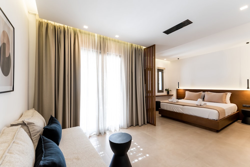 Evi Suites & Villas