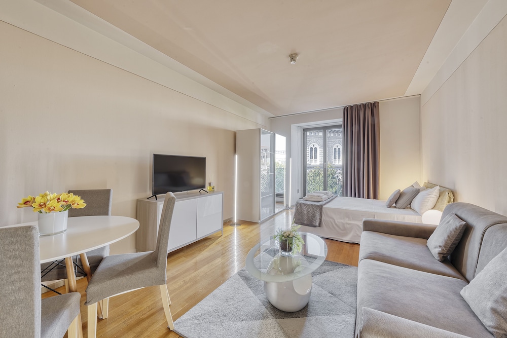 Milan Royal Suites & Luxury Apartments