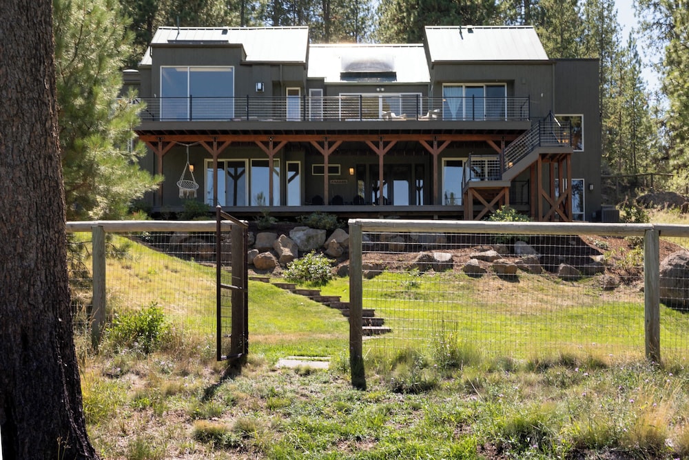 Amazing Riverfront on the Water- Big Sky Bend