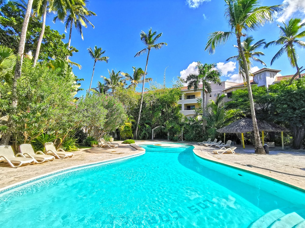 Los Corales Tropical Beach Resort & SPA