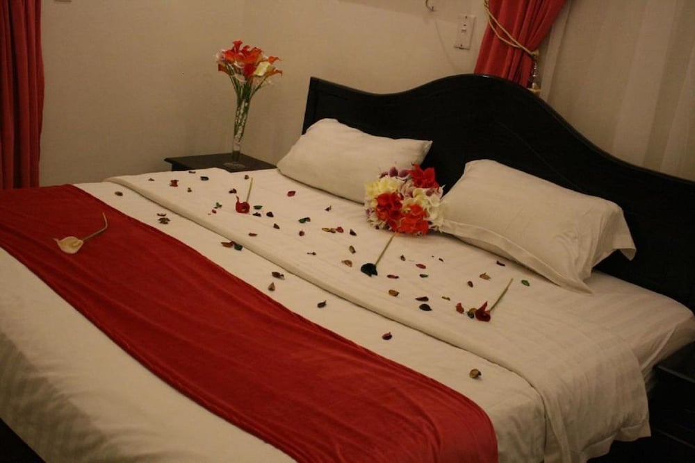 Deyafah Layali Al Reef Furnished Units