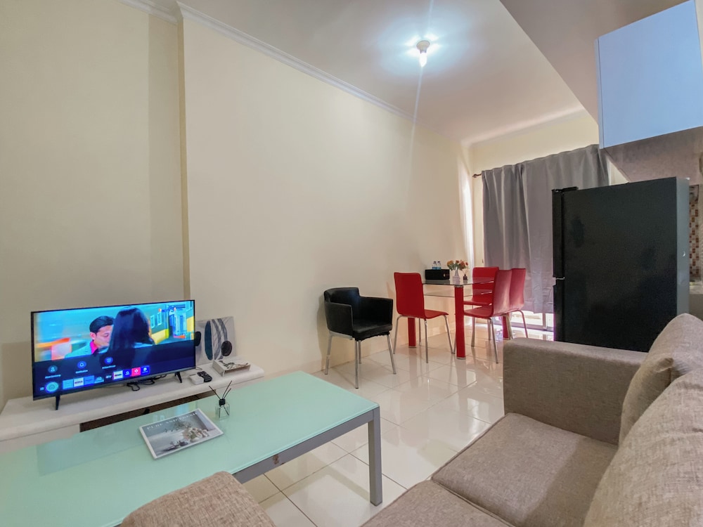 Homey And Modern 2Br At Marina Ancol Apartment