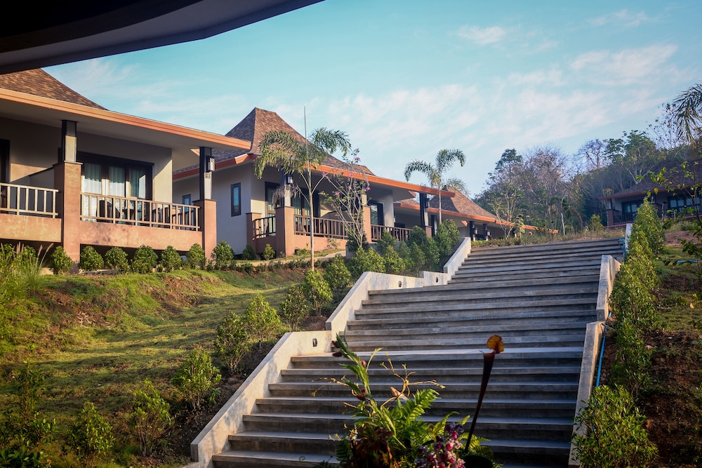 Phu Chom Mork Resort