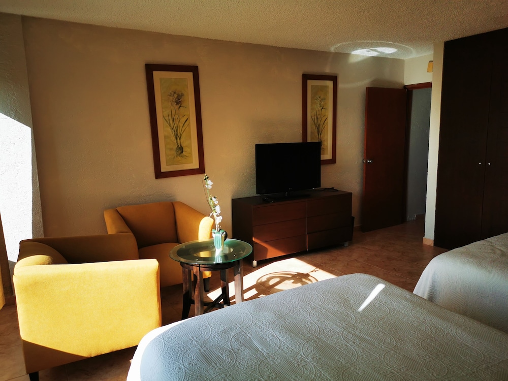 Brisas Beachfront Studios In Hotel Zone