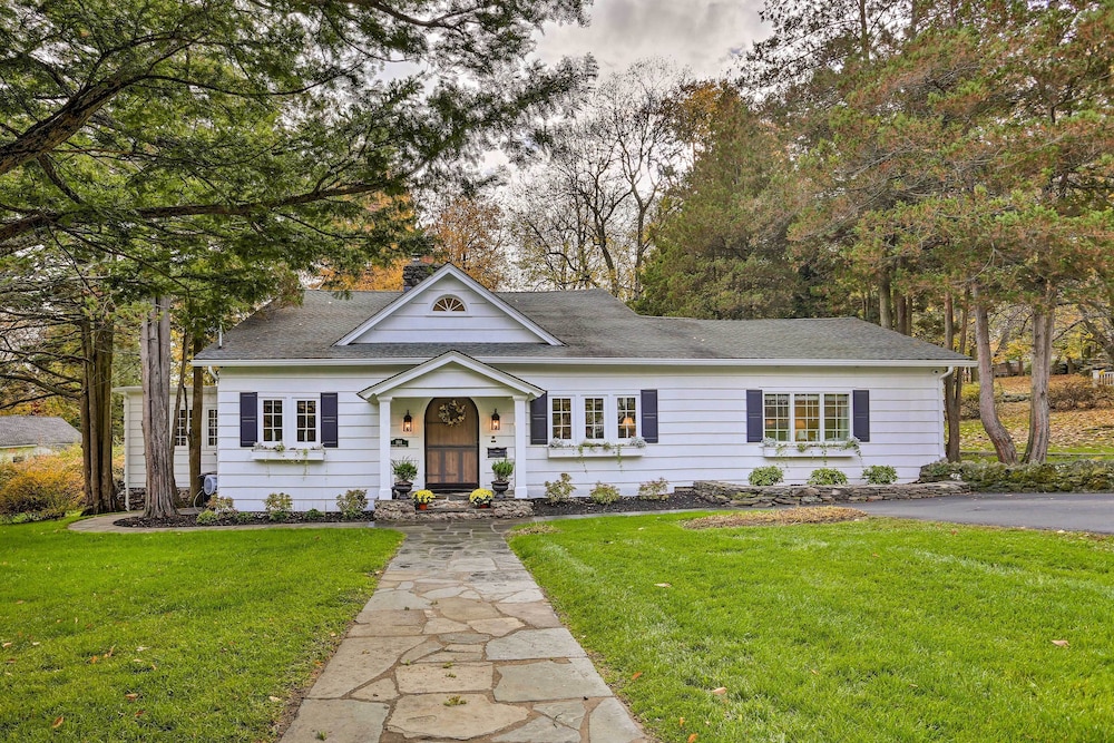 Historic Cornwall-on-hudson Cottage w/ Deck! - Property Image 17