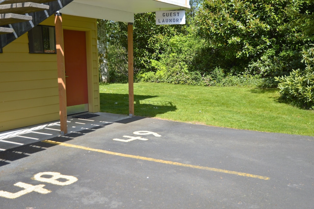 Astoria Crest Motel