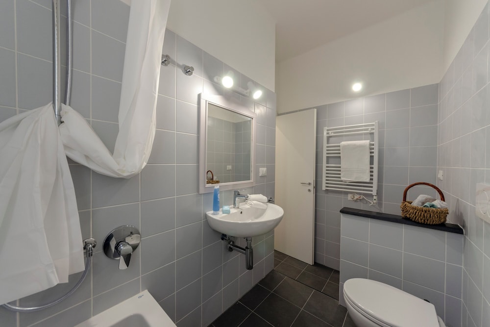 Vernazza Apartments