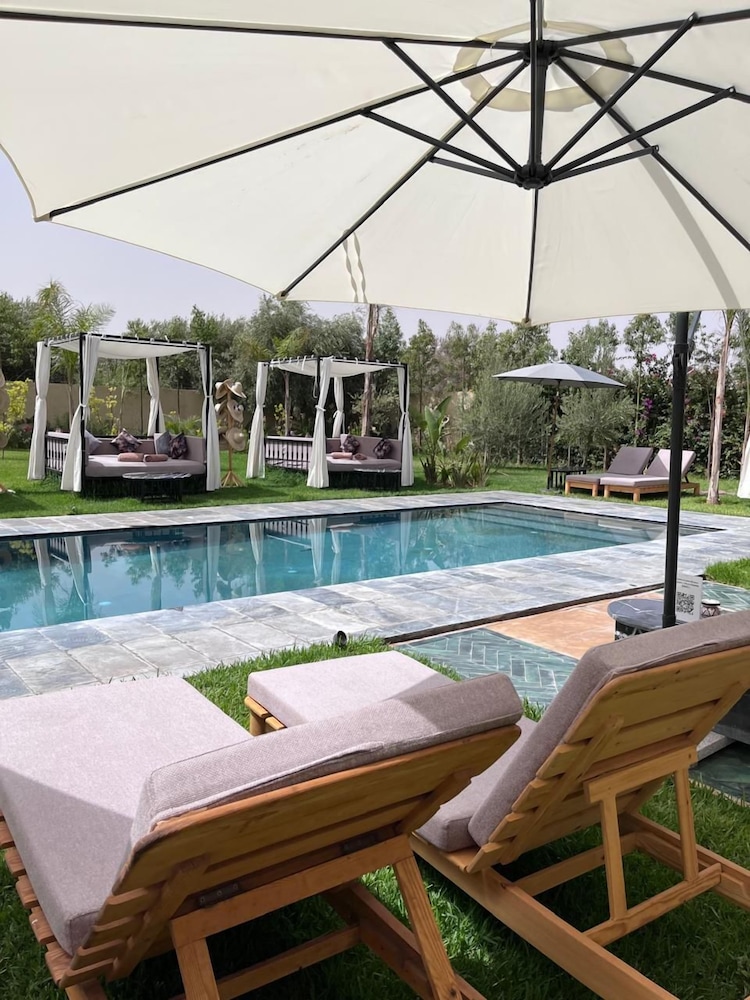 VILLA HASARD