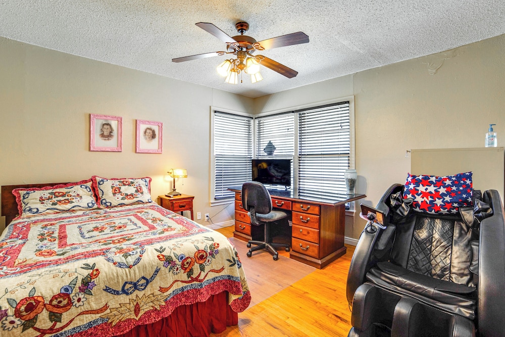 10 Mi to Lake Palestine: South Tyler Location!