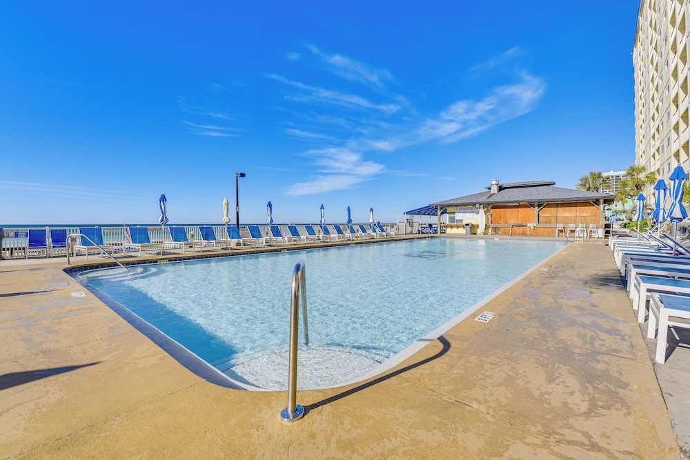 Beach & Pool Access: Regency Towers Condo in Pcb!