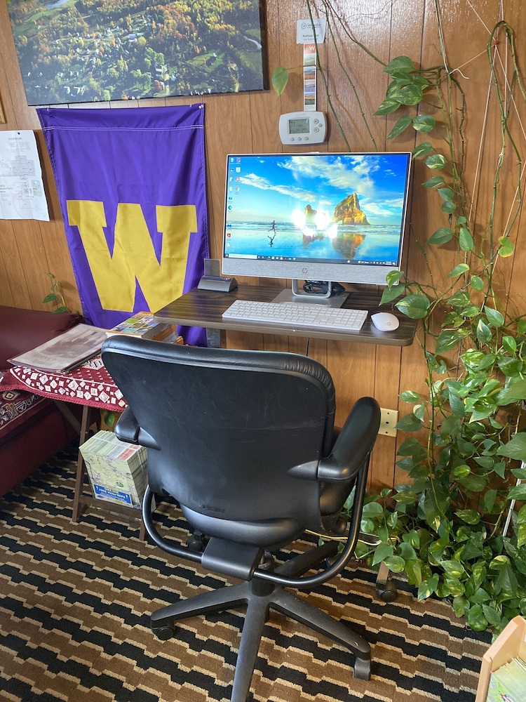 Cozy Corner Motel