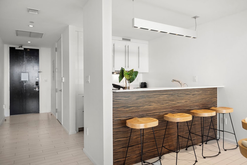 Luxury Vacation Rentals in South Beach by LRMB