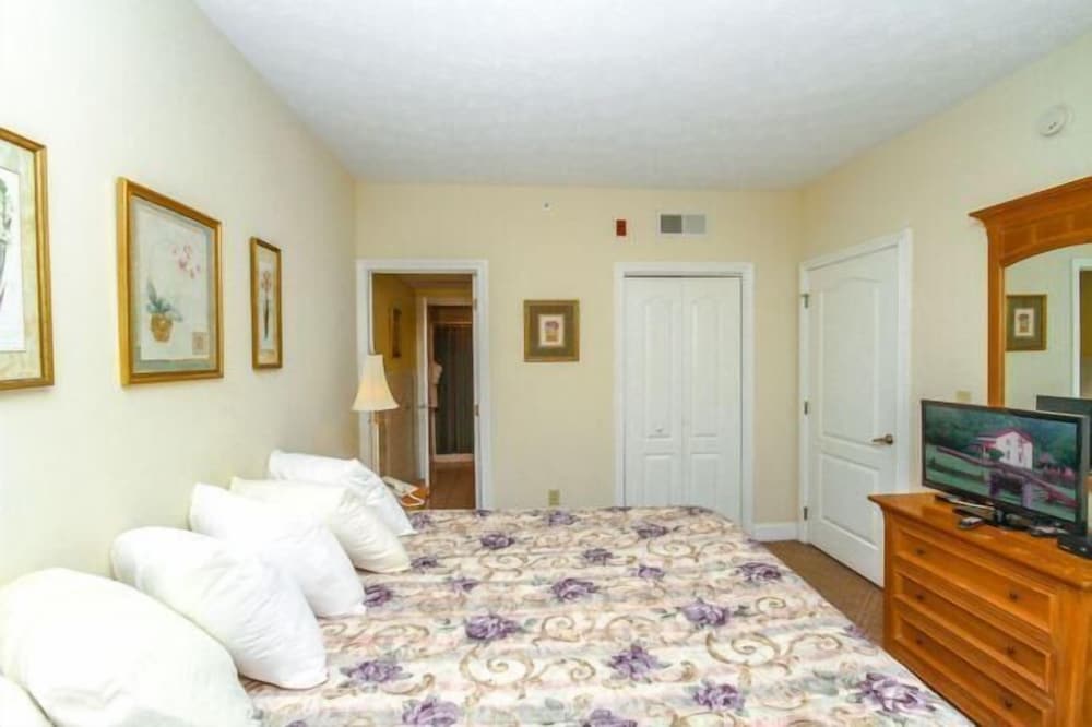 1103 Golf View Towers Smoky Bear view 3