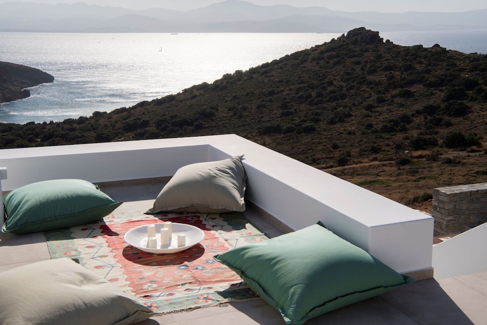 Rising Sun sea View Villa Near the Beach Paros
