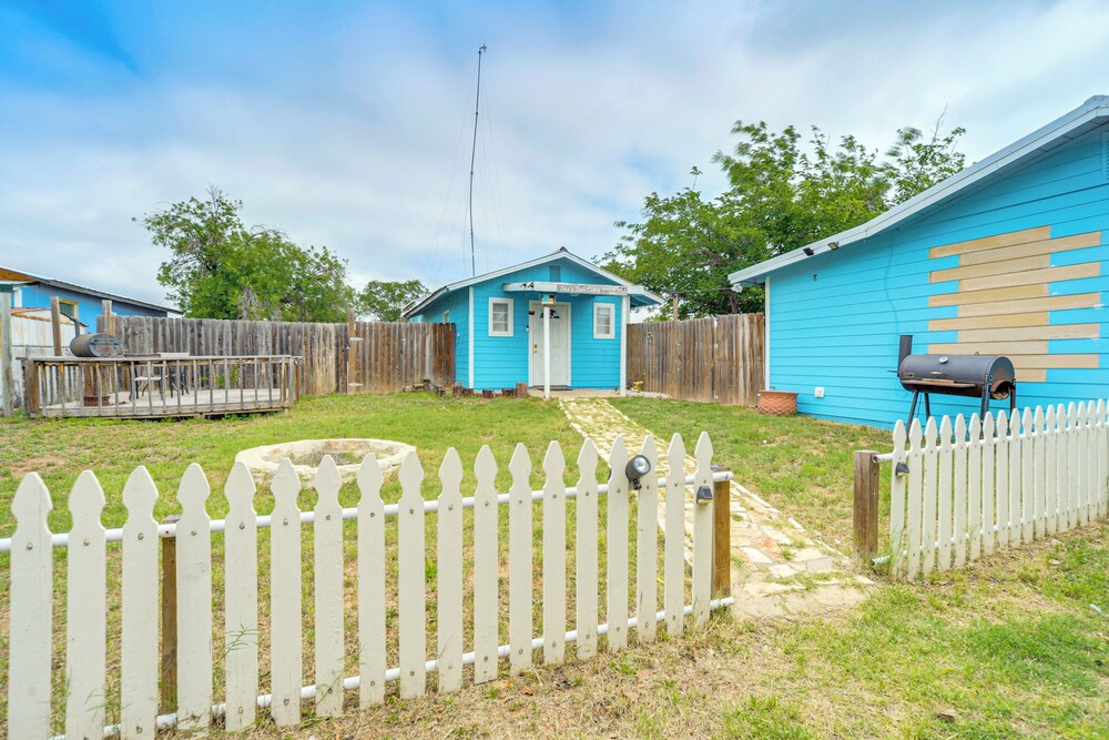 Walk to Lake Buchanan: Cottage Near Wineries!