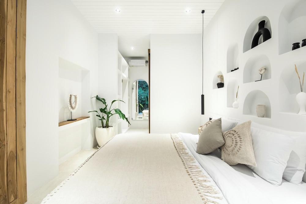 Chic 2BR Villa, 5min to Bingin's Coastal Bliss
