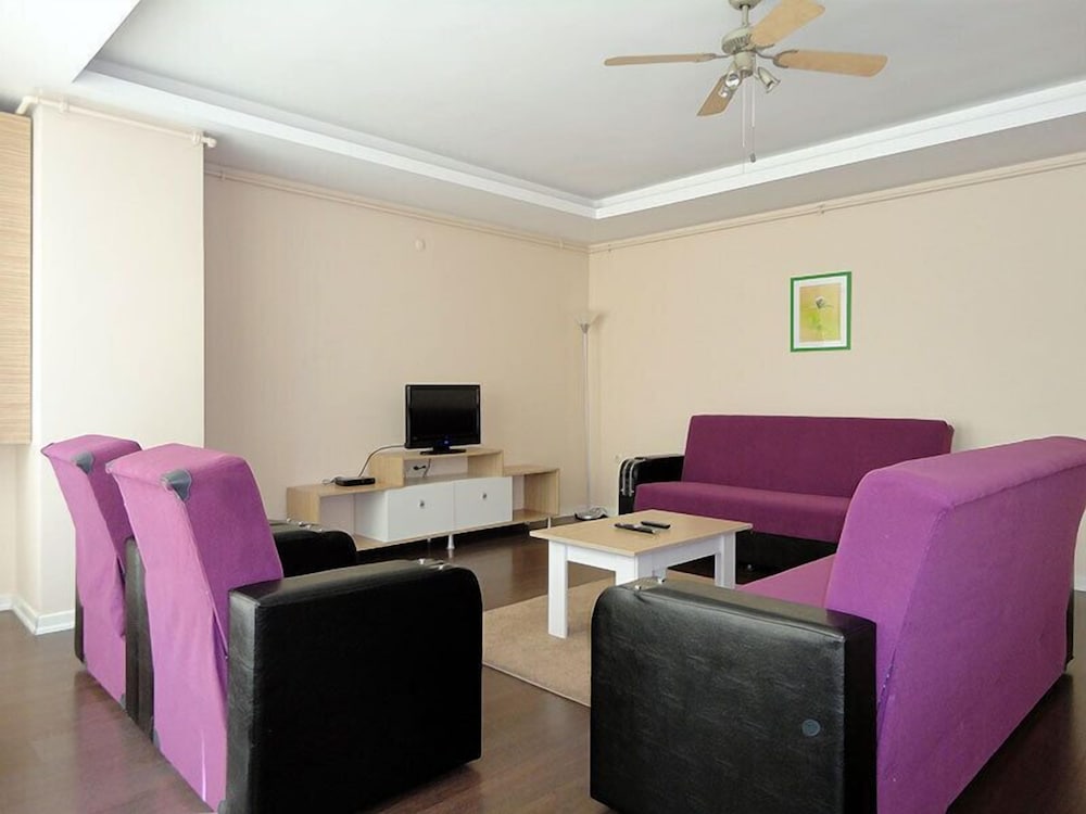 Hera Club Residence