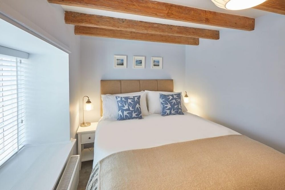 Amber Cottage view 5