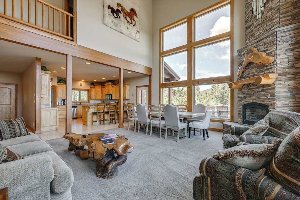 Hot Tub, Game Room: Mtn-view Cabin 9 Mi to Zion
