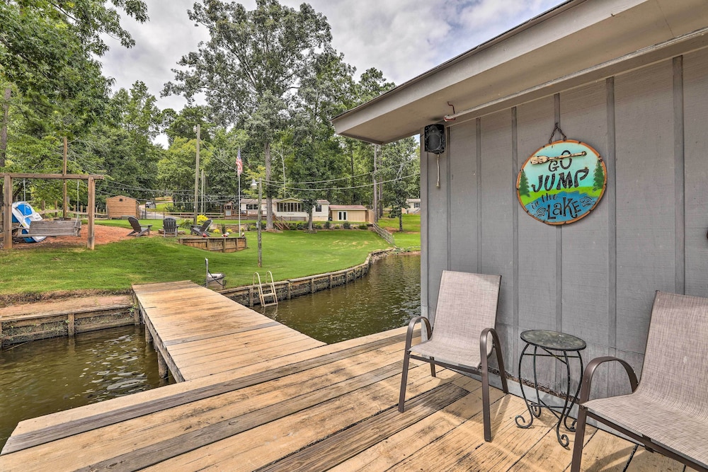 Milledgeville Vacations - Lakeside Living: Sparta Retreat w/ Game Room! - Property Image 5
