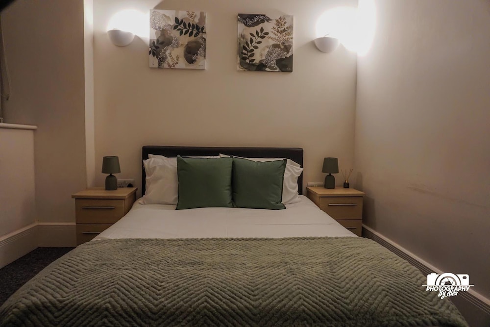 City Centre Chic Apartment With 2 Bedrooms
