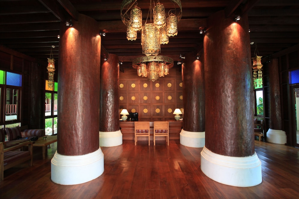 The Rim Resort