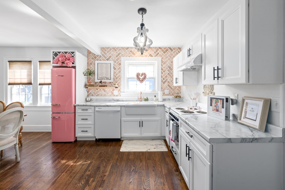 The Pink & Old Clarksville House
