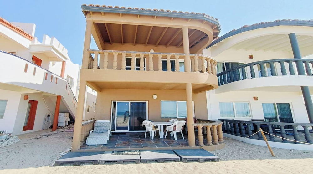 Sea Esta Villa by Kivoya