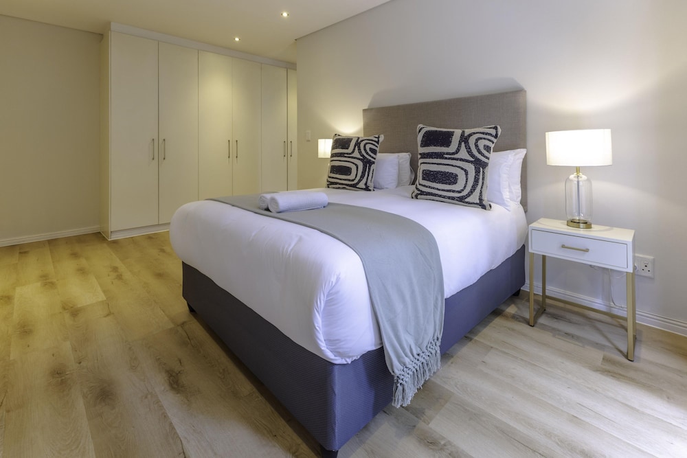 Newly Renovated 3 bed Apartment With Splashpool - 2283