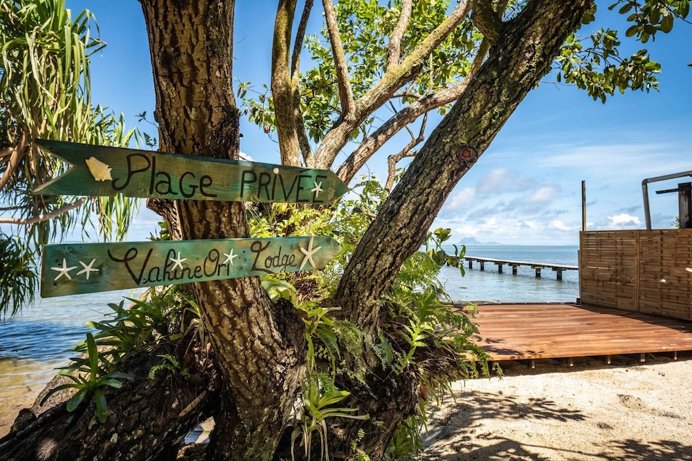 Vahine Ori Lodge