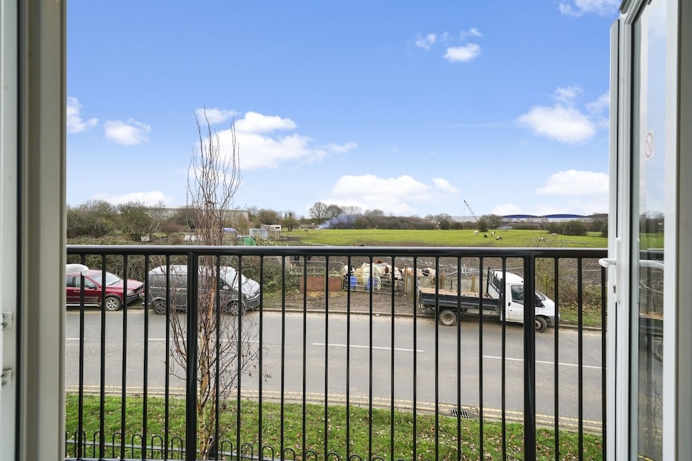 Heathrow Living Serviced Apartments by Ferndale