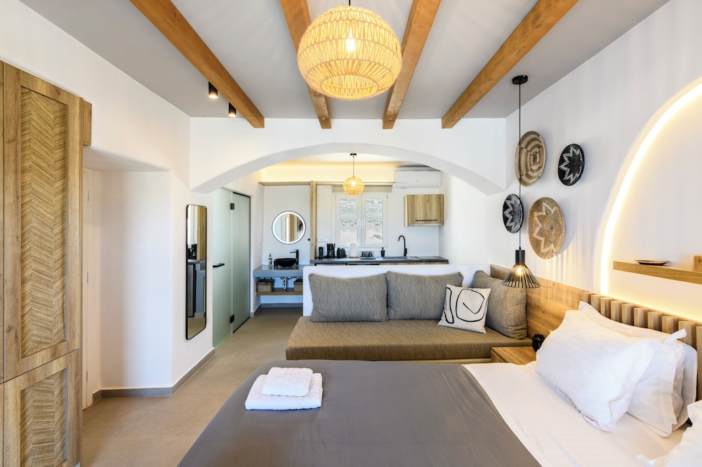 Mykonist Merchia Beach Villas & Suites