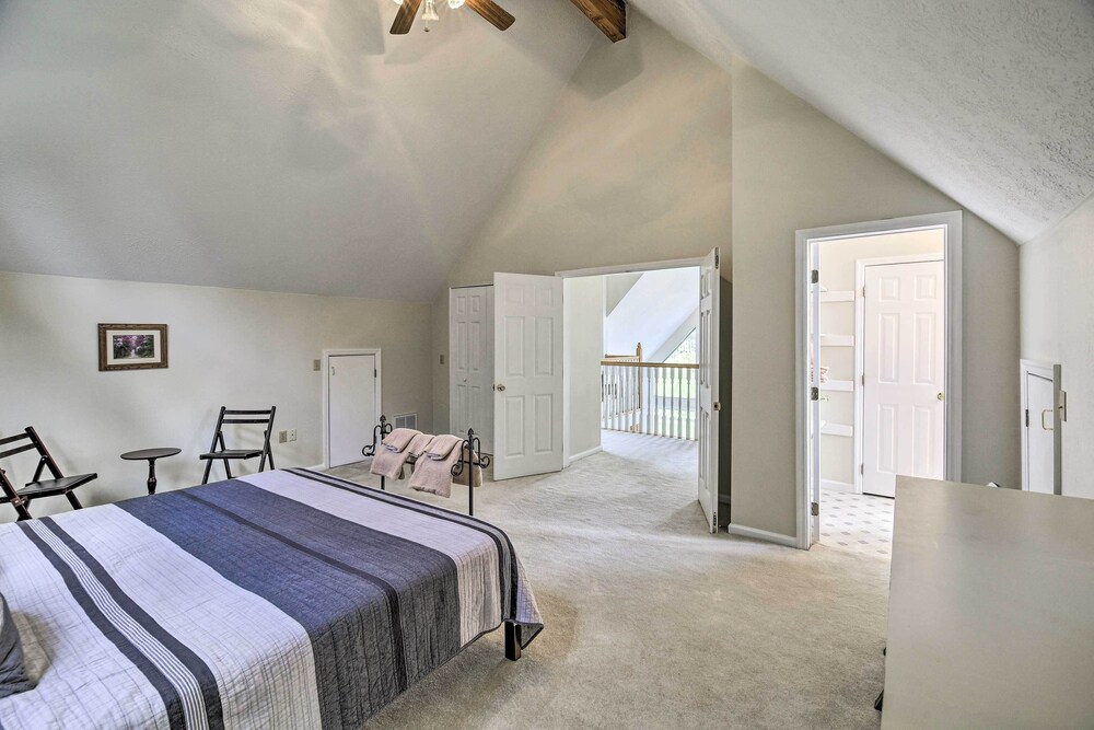 Secluded Mountain City Home w/ Deck & Views!