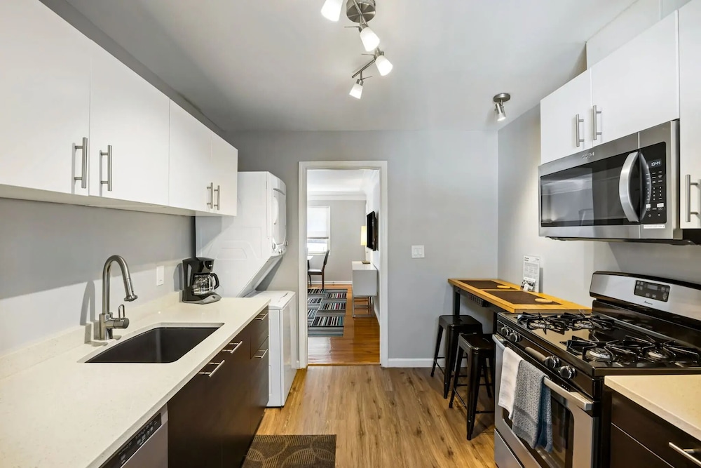 15 Standish Ave NW