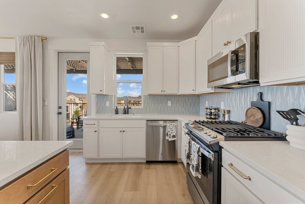 Surfside Escape 3 Bedroom Condo