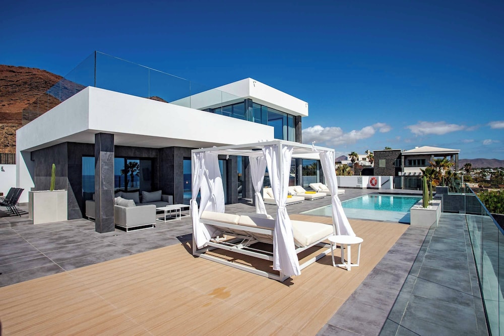 Villa Infinity