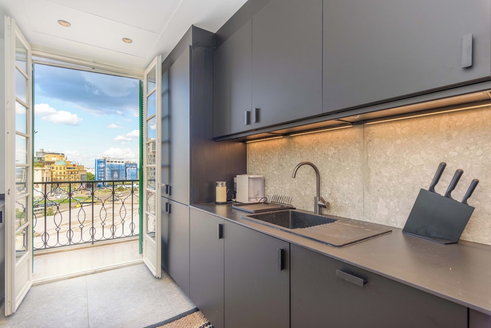 Mundo - 2 BR Apartment at Saifi Village