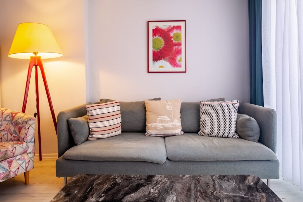 Central Flat Close to Shopping Malls in Sisli