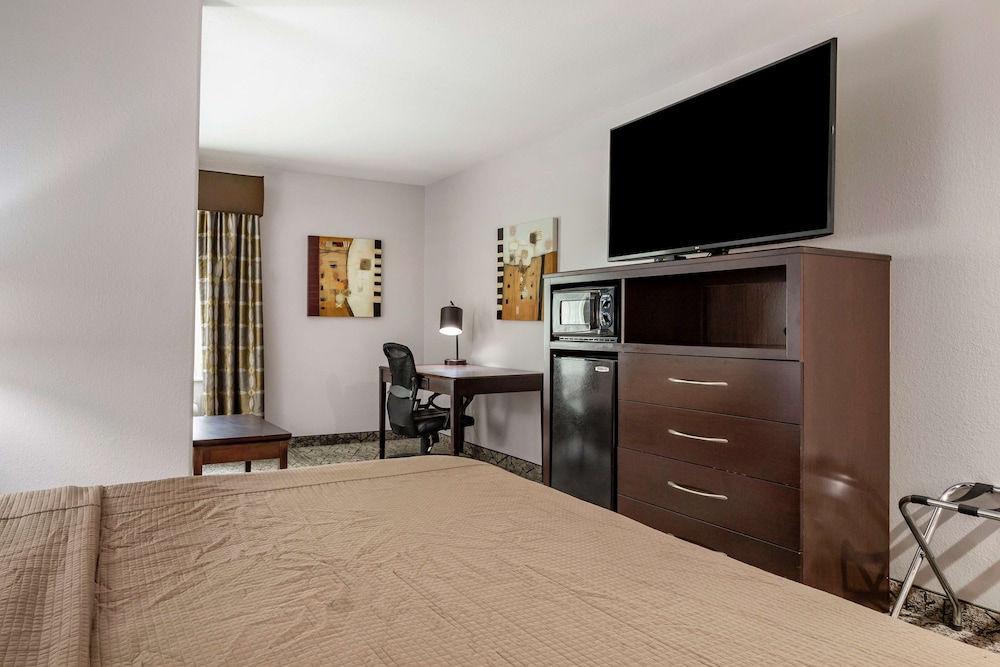 Best Western Oakdale Inn - Property Image 23