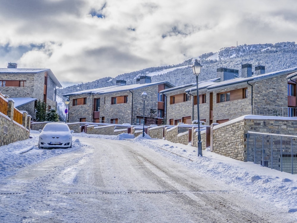 Ski Chalet Andorra - El Tarter by KOKONO