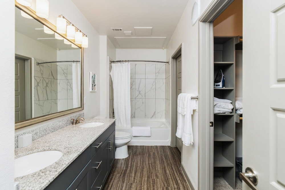 The Green At Plum Creek Apartments By Barsala