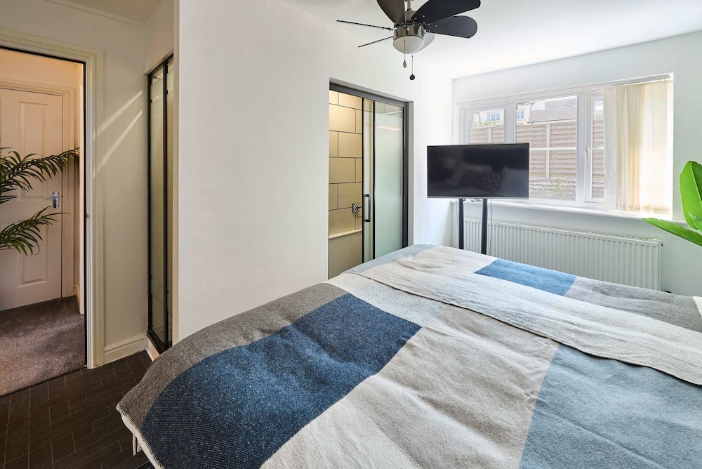 Host Stay Blueberry House