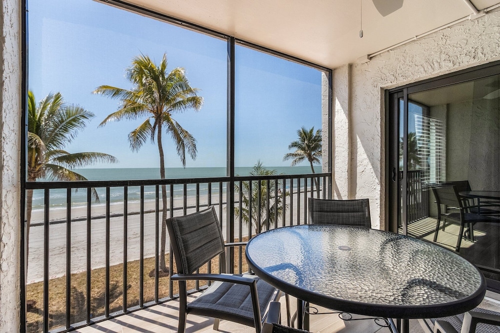 Seaside 209: Oceanview 2br/2ba Condo With Pool, Steps To Beach 2 Bedroom Condo