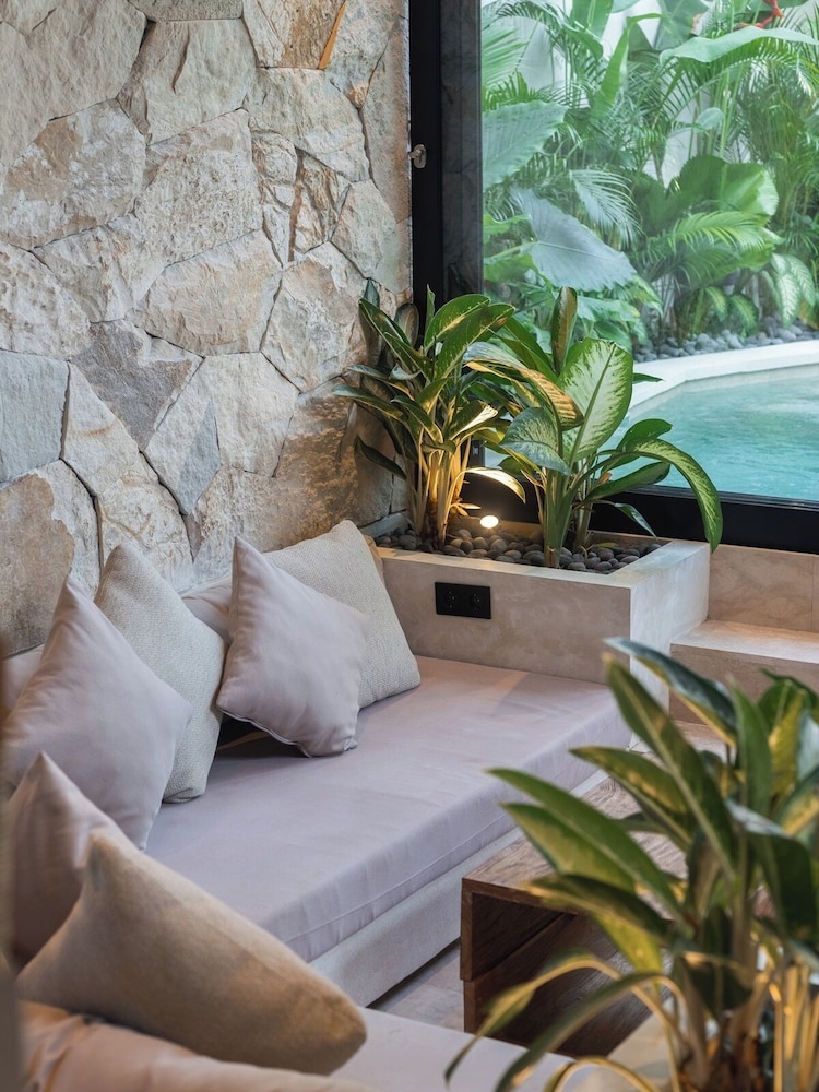 Blacksand Villas Echo Beach