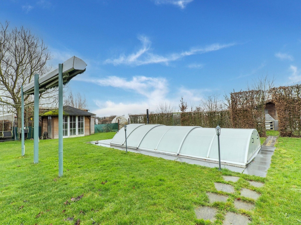Zoutleeuw Home With Pool
