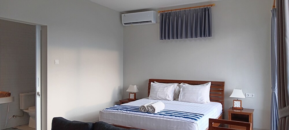 Sarining 2BR Villa with Pool