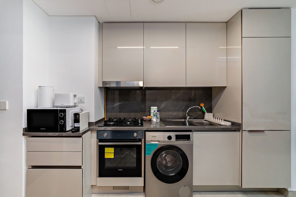 Modern Studio at Paragon