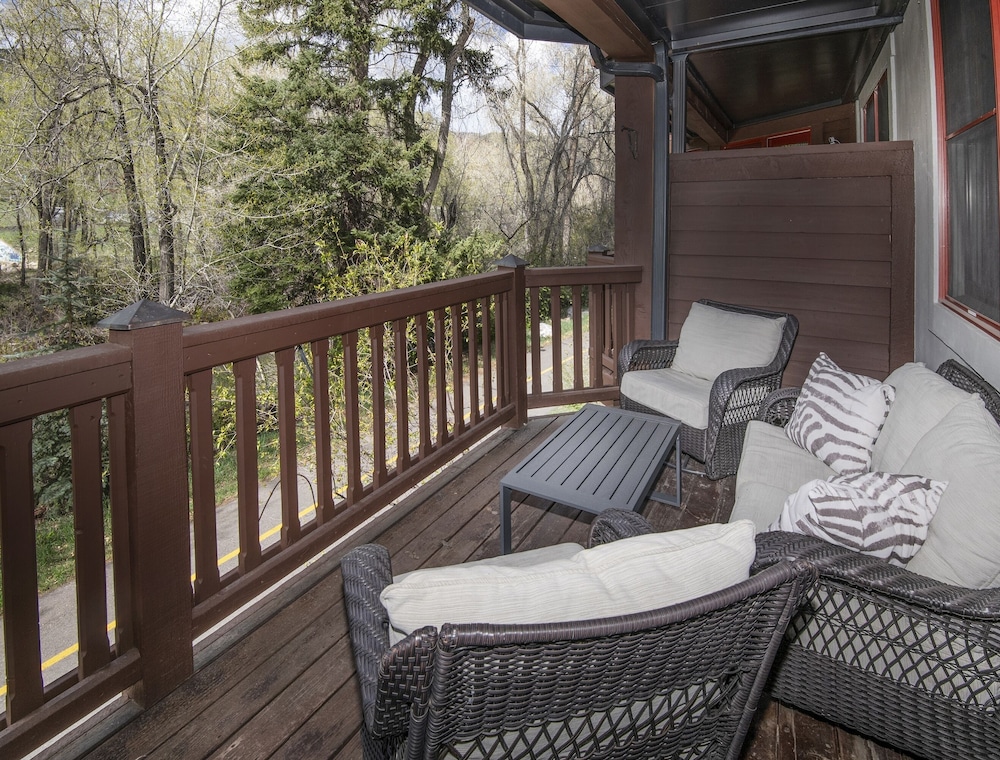 Brookside Townhome 103 3 Bedroom Townhouse