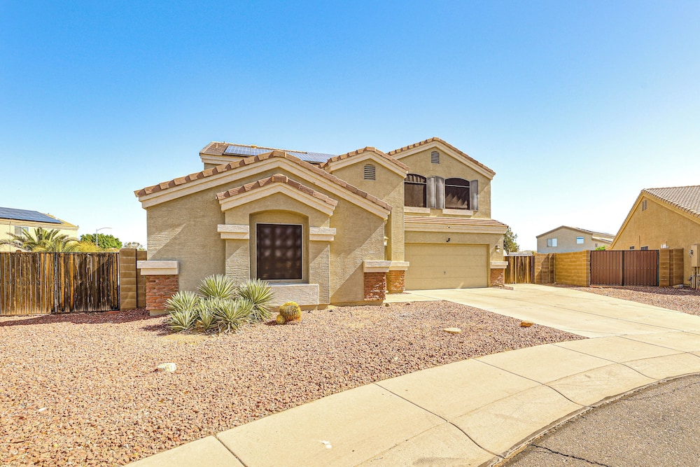 8 Mi to Dtwn Casa Grande: Poolside Paradise!